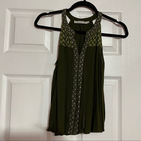 Chloe K green tank top - Picture 1 of 3